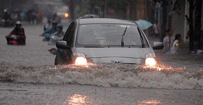 Ô tô bị ngập nước nên xử lý như thế nào?